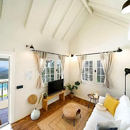 The Box House Seaview Private Pool 2*