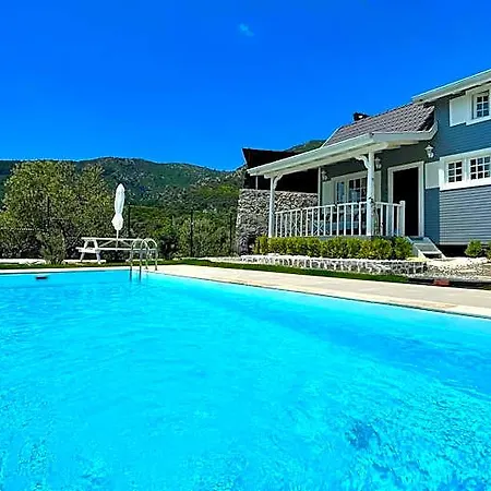 Hotel The Box House Seaview Private Pool 2*